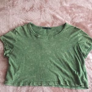 cropped green t-shirt